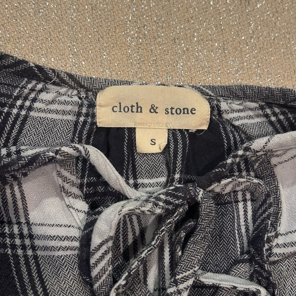Cloth & Stone gray plaid cropped blouse, size S - Picture 5 of 10